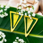 گوشواره آویز برنج طرح مثلث توخالی