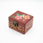 باکس کادویی چوبی _ نقاشی طرح گل_ابعاد 6*7_رنگ زرشکی