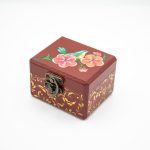 باکس کادویی چوبی _ نقاشی طرح گل_ابعاد 6*7_رنگ زرشکی