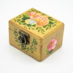 باکس کادویی چوبی _ نقاشی طرح گل_ابعاد 6*7_رنگ طلائی