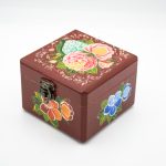 باکس کادویی چوبی _ نقاشی طرح گل_ابعاد 10*10_رنگ زرشکی