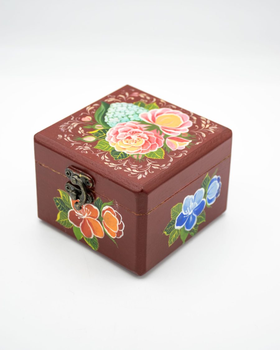 باکس کادویی چوبی _ نقاشی طرح گل_ابعاد 10*10_رنگ زرشکی