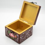 باکس کادویی چوبی _ نقاشی طرح گل_ابعاد 9*9_رنگ زرشکی