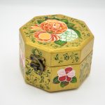 باکس کادویی چوبی _ نقاشی طرح گل هشت ظلعی_ابعاد 9*9_رنگ طلائی